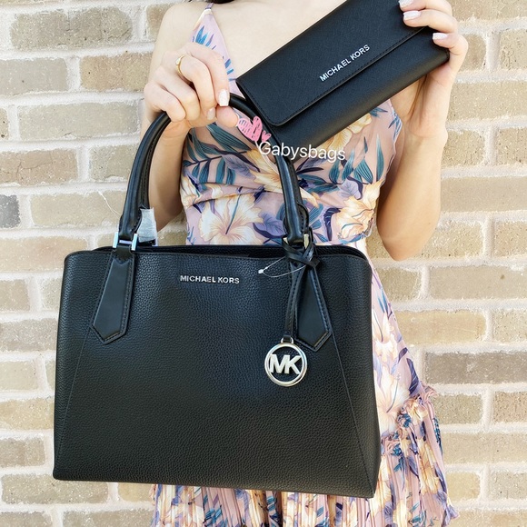 BUNDLE 💕Michael Kors Satchel Wallet SET ‼️SALE‼️ - Picture 2 of 2